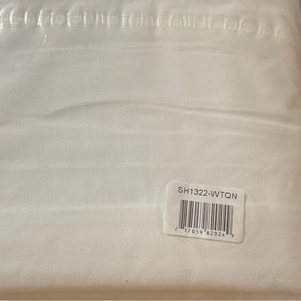 White 2-Piece Solid Flat Top Sheet Set - Picture 4 of 5